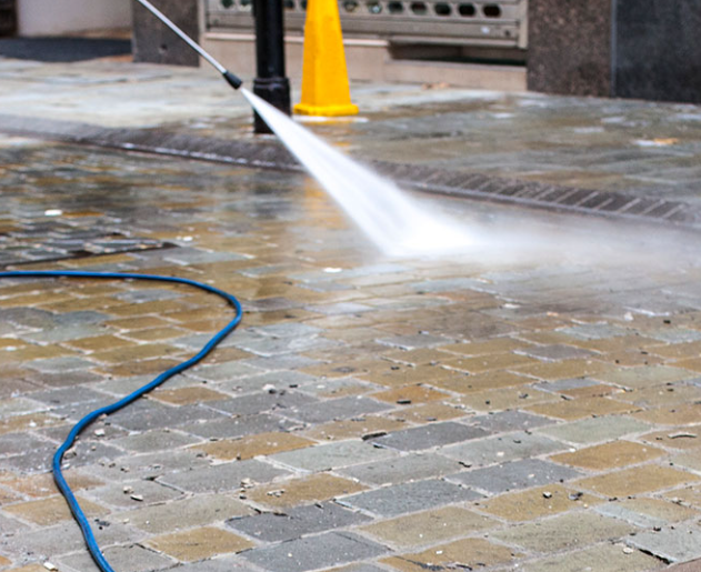 Commercial Pressure Washing